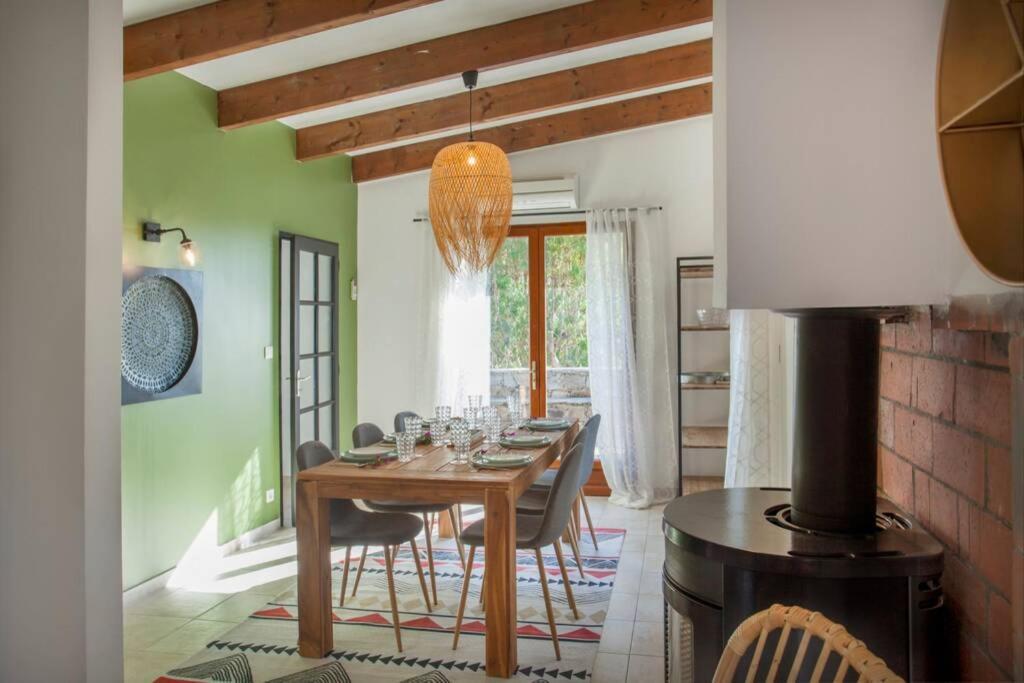 Villa Bodri, Maison En Pierre Avec Vue Mer Et Piscine Chauffee Л'Иль-Рус Экстерьер фото